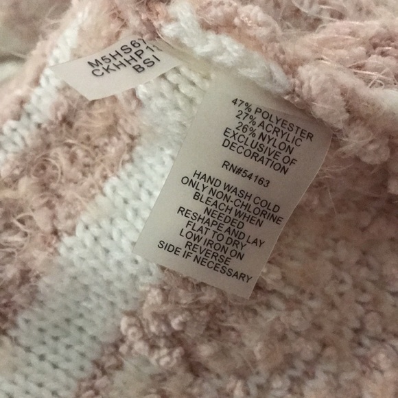 Calvin Klein Cream Pink sweater cape with buckle turtleneck M/L - Picture 10 of 10